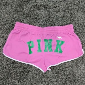 PINK cute short shorts! 💗